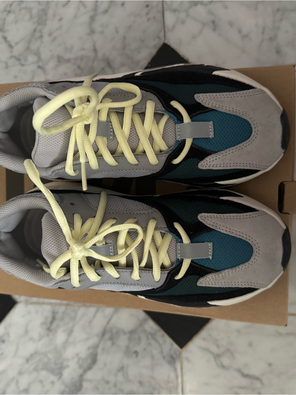 Yeezy 700 Wave Runner Size Men’s 6.5 = Women’s 7.5 - 8